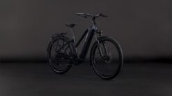 Alternative view of TOURING HYBRID ONE 600